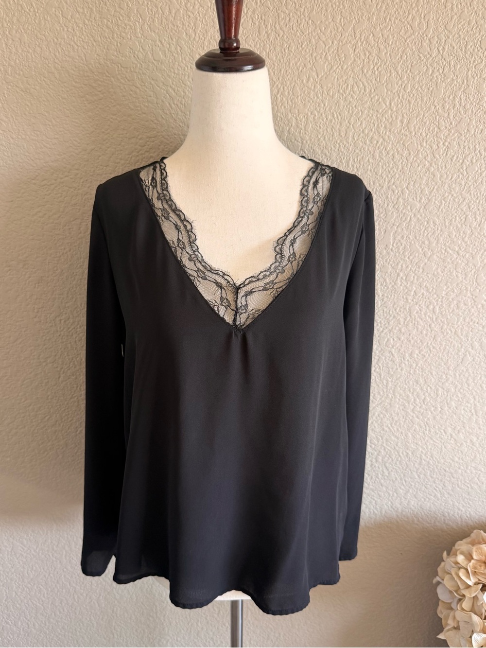 SHEIN Black Lace-Trim V-Neck Long Sleeve Top
